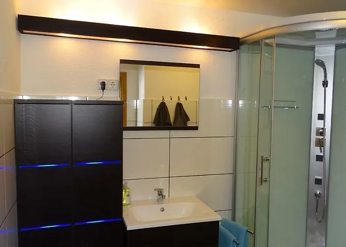 Karin Humer * Бад-Ишль