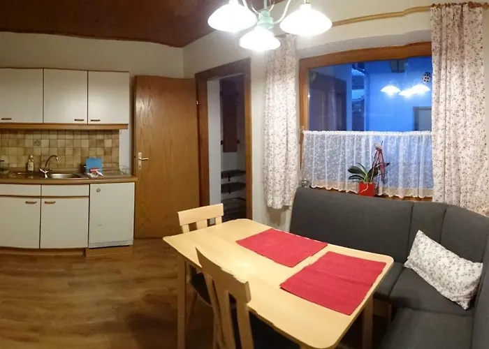 Karin Humer Appartement *